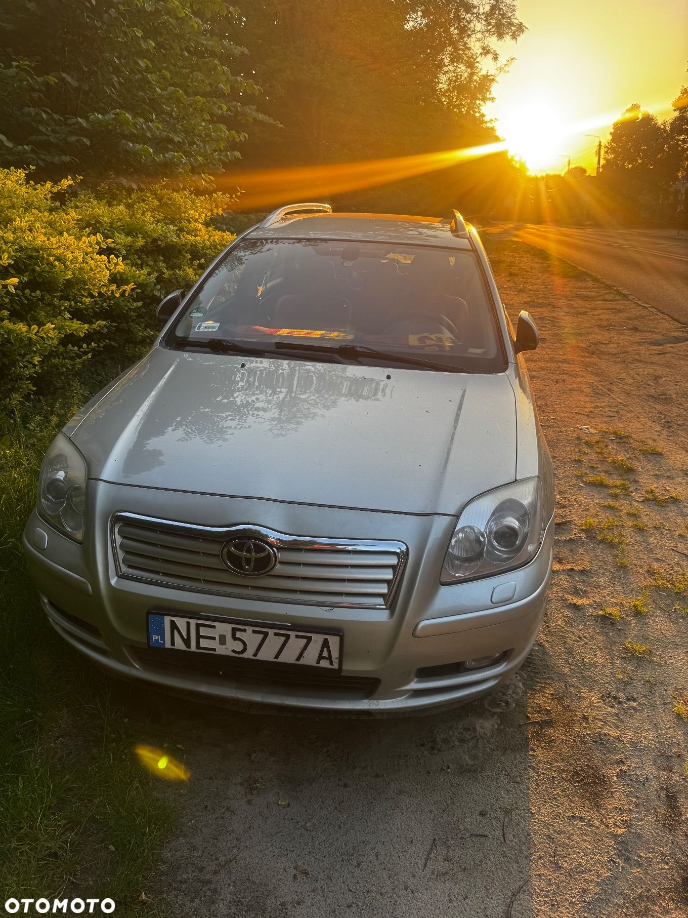 Toyota Avensis 1.8 VVT-i Sol - 1