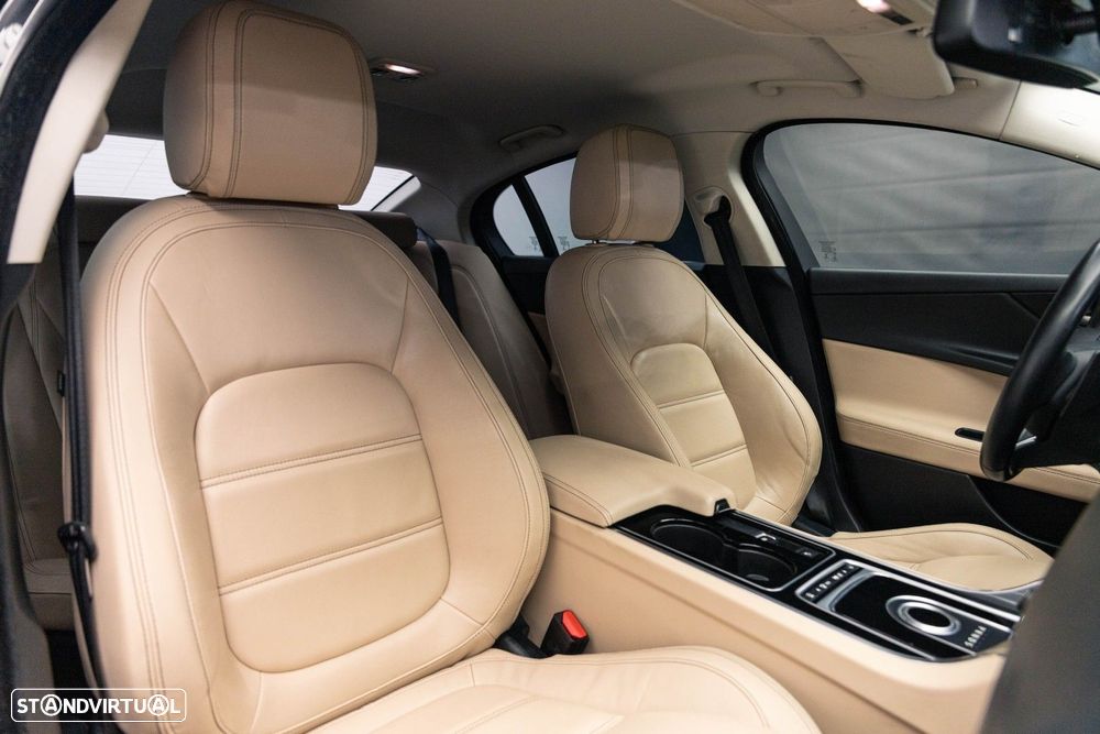 Jaguar XE 2.0 D Prestige Aut. - 23