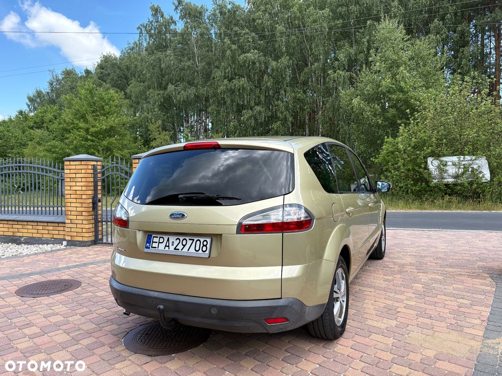 Ford S-Max - 10