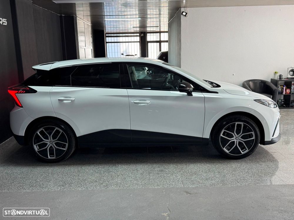 MG MG4 64 kWh Luxury - 9