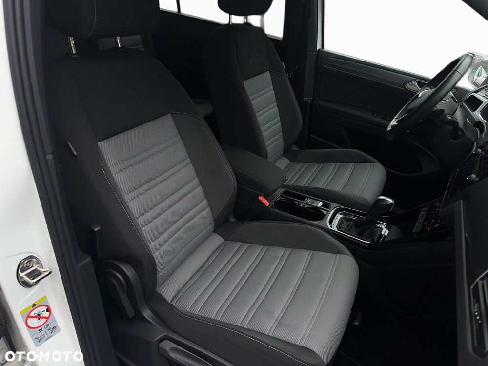 Volkswagen Touran - 27