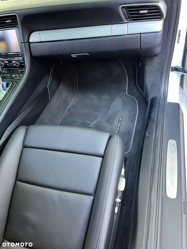 Porsche 911 Carrera 4S PDK - 9