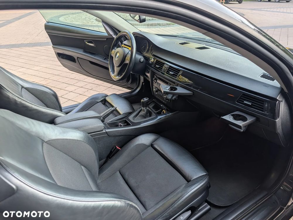BMW Seria 3 320d - 23