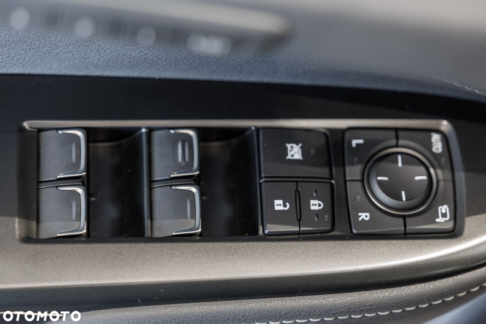 Lexus NX - 30