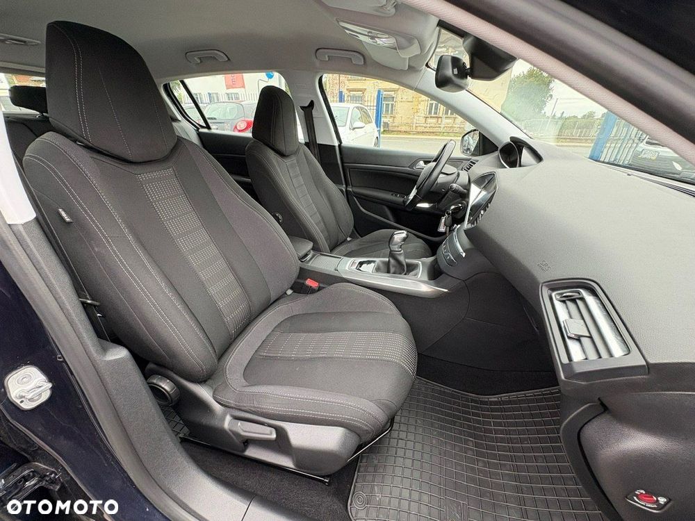 Peugeot 308 1.6 BlueHDi Style S&S - 30