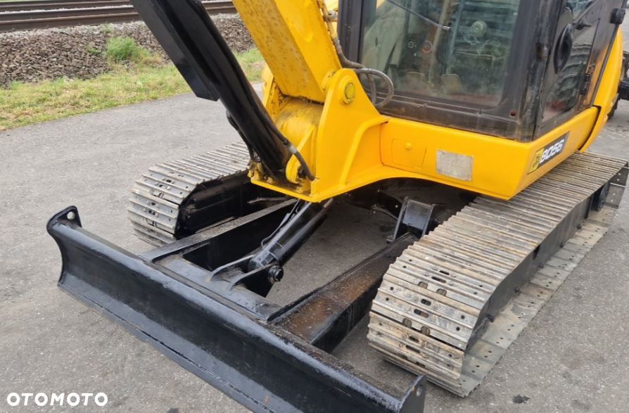 JCB 8056 - 8
