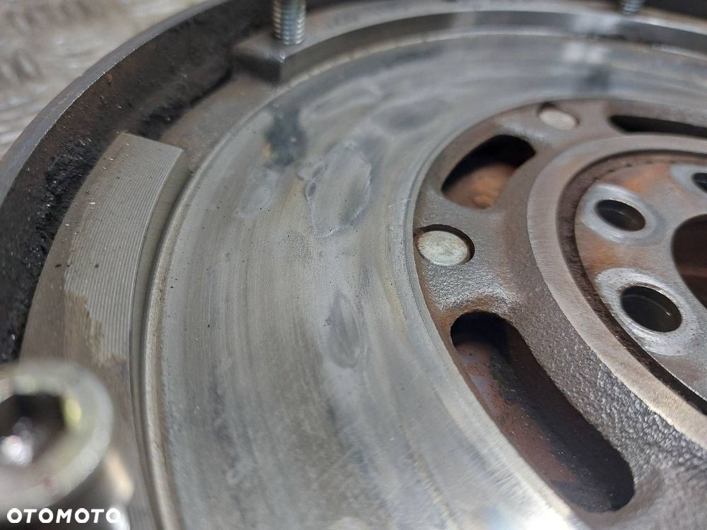 KOŁO DWUMASOWE VOLKSWAGEN PASSAT B5 1.9 TDI 028105266A - 2