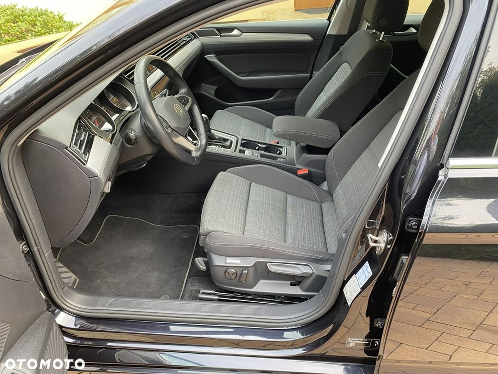 Volkswagen Passat - 30