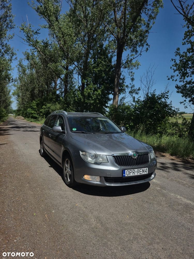 Skoda Superb 2.0 TDI DSG Ambition - 2
