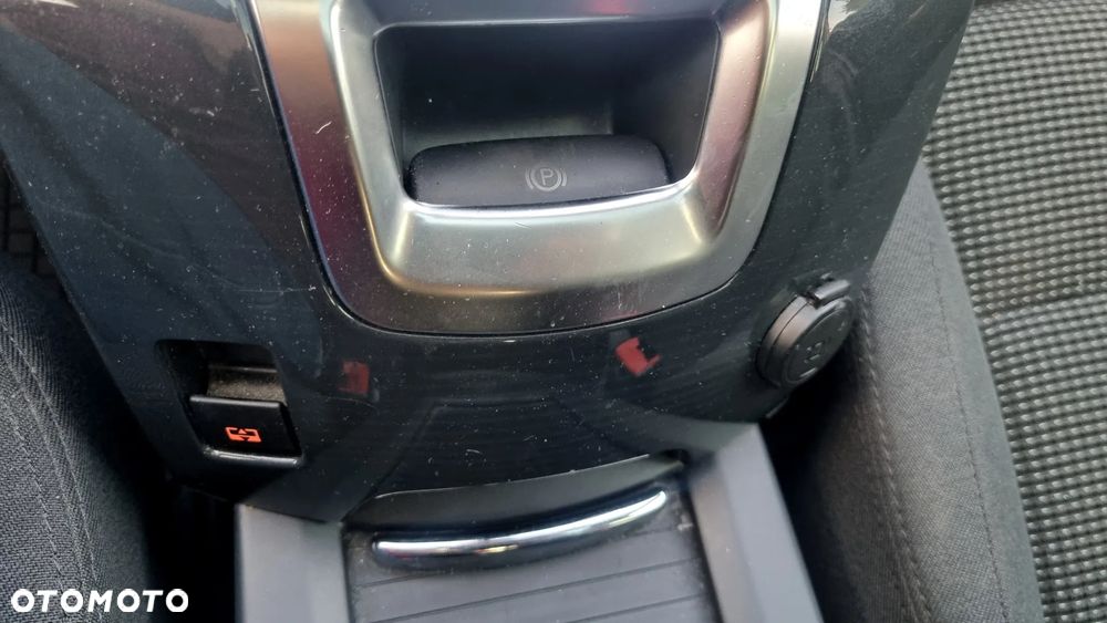 Peugeot 5008 HDI 160 Automatik Business-Line - 32