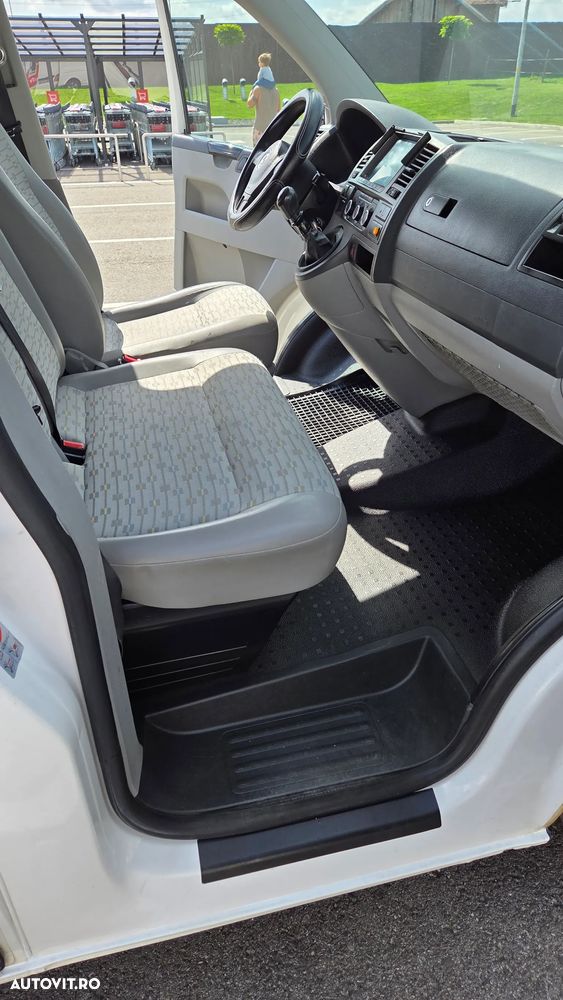 Volkswagen Transporter Multivan Comfortline Scurt - 18