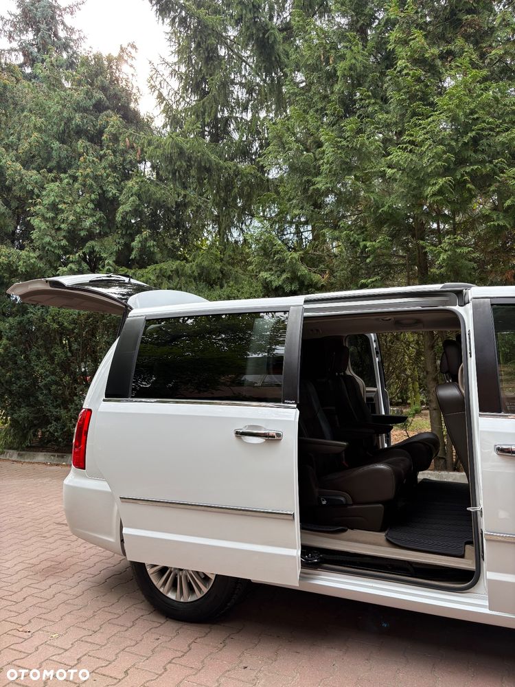 Lancia Voyager 3.6 Platinum - 11