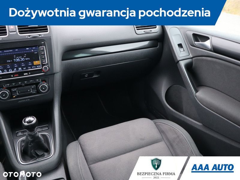 Volkswagen Golf - 10