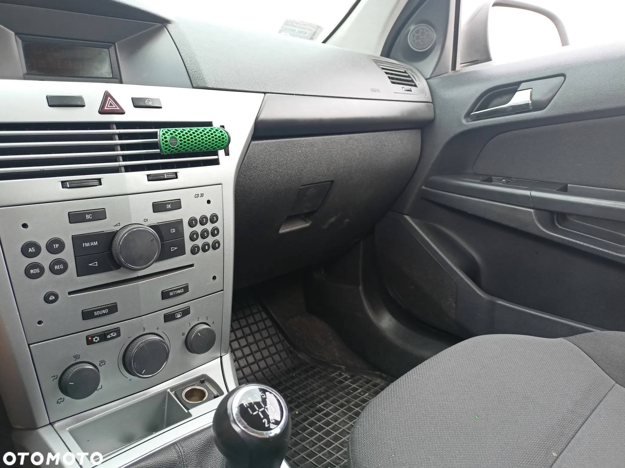 Opel Astra III 1.7 CDTI - 12