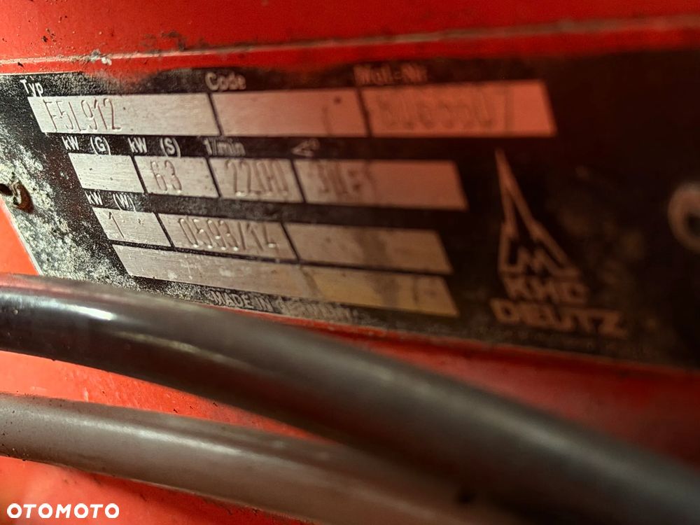 O&K V80 Wózek Widłowy Niemiecki Producent O&K. Silnik DEUTZ 90 km. Udźwig 8 ton. Gabarytowo mała maszyna z Wielkim udźwigiem. Podwójne Koła. Regulacja wideł i Karetki Hydrauliczna. Maszt TRIPLEX. niski przebieg 5790h. Maszyna Pochodzi z Norweskiej Komuny! Nie posiada luzów i wycieków Jazda Hydrostatic. Stan Perfekcyjny! DIESEL. Opony Nowe. Okazja - 19