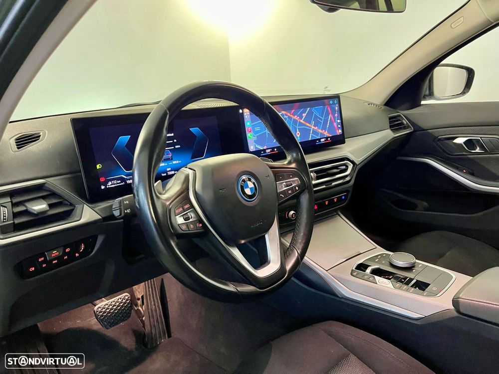 BMW 320 e Touring Auto - 10