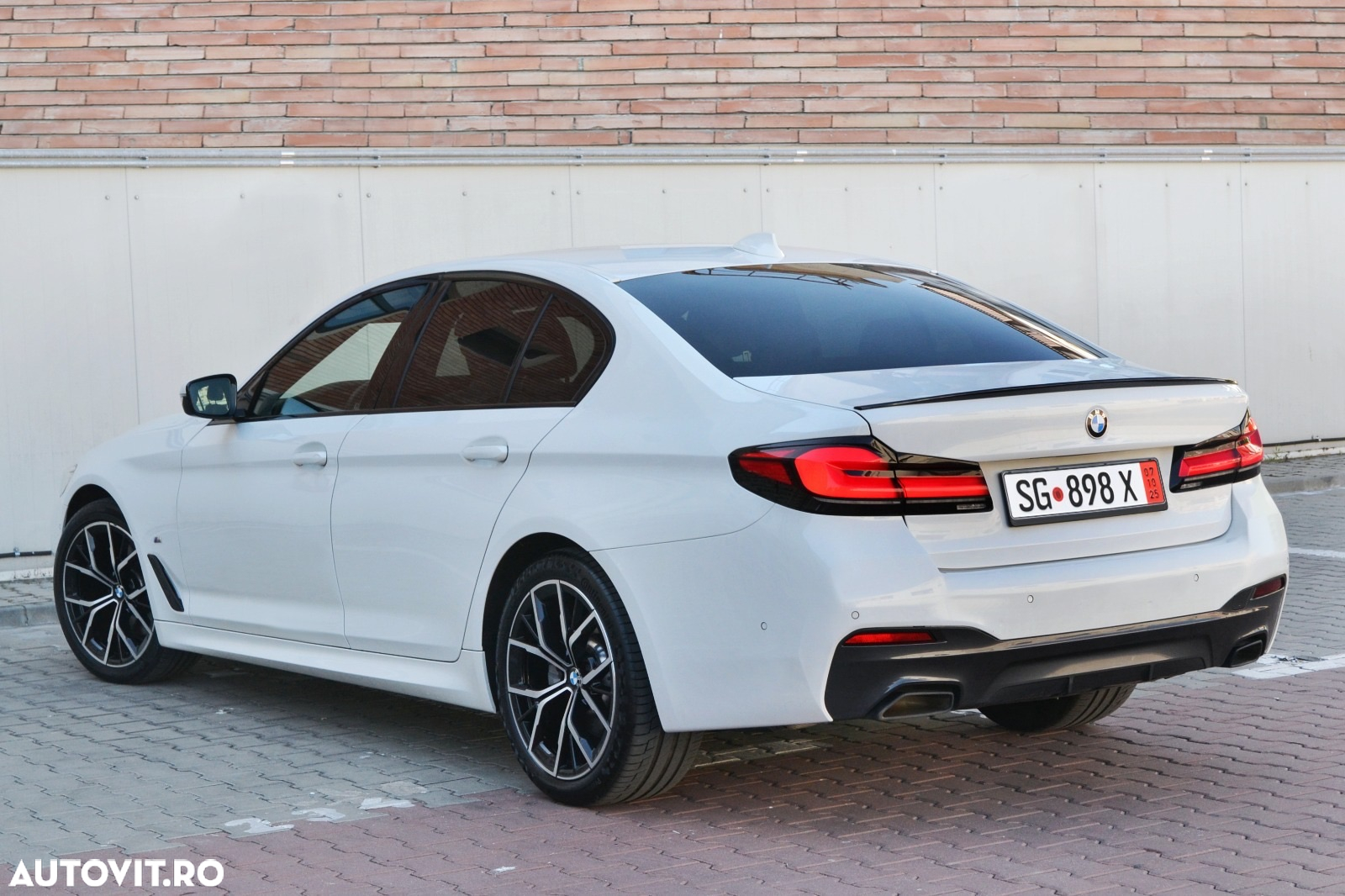 BMW Seria 5 520i Touring Aut. - 10