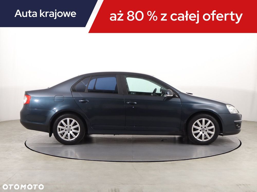 Volkswagen Jetta - 8