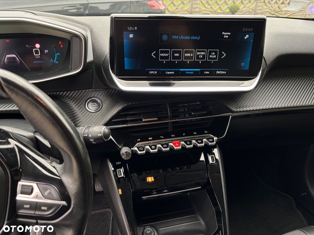 Peugeot 208 PureTech 100 EAT8 Allure - 23