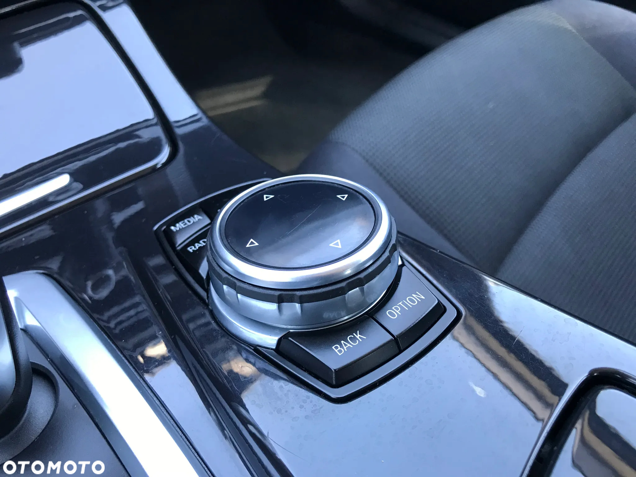 BMW Seria 5 520d - 28