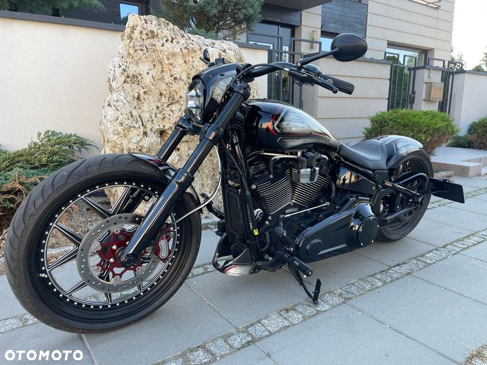 Harley-Davidson Softail Breakout - 7