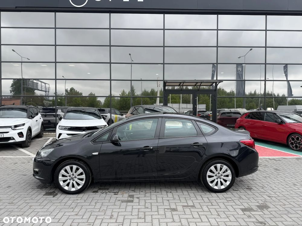 Opel Astra 1.6 Enjoy - 2