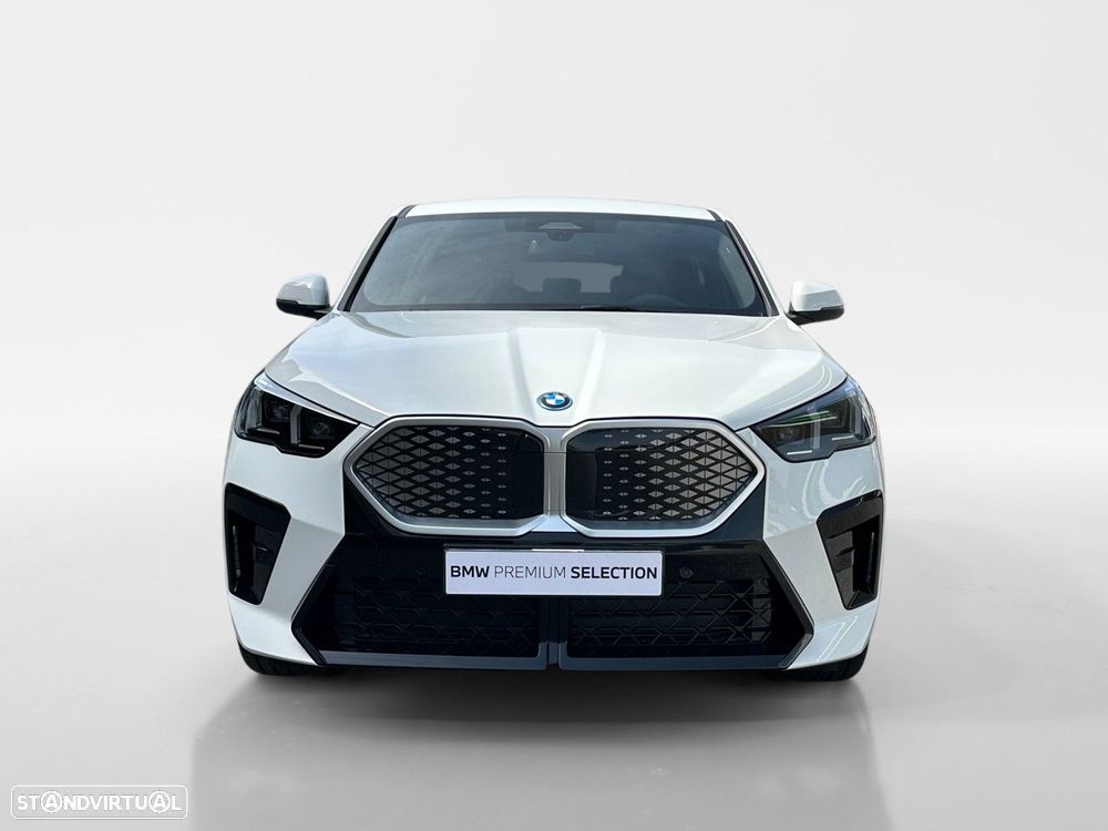 BMW iX2 eDrive20 - 8