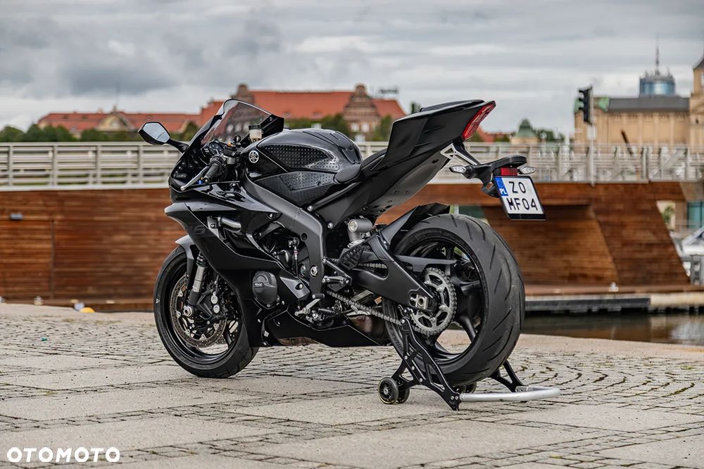 Yamaha R6 - 13