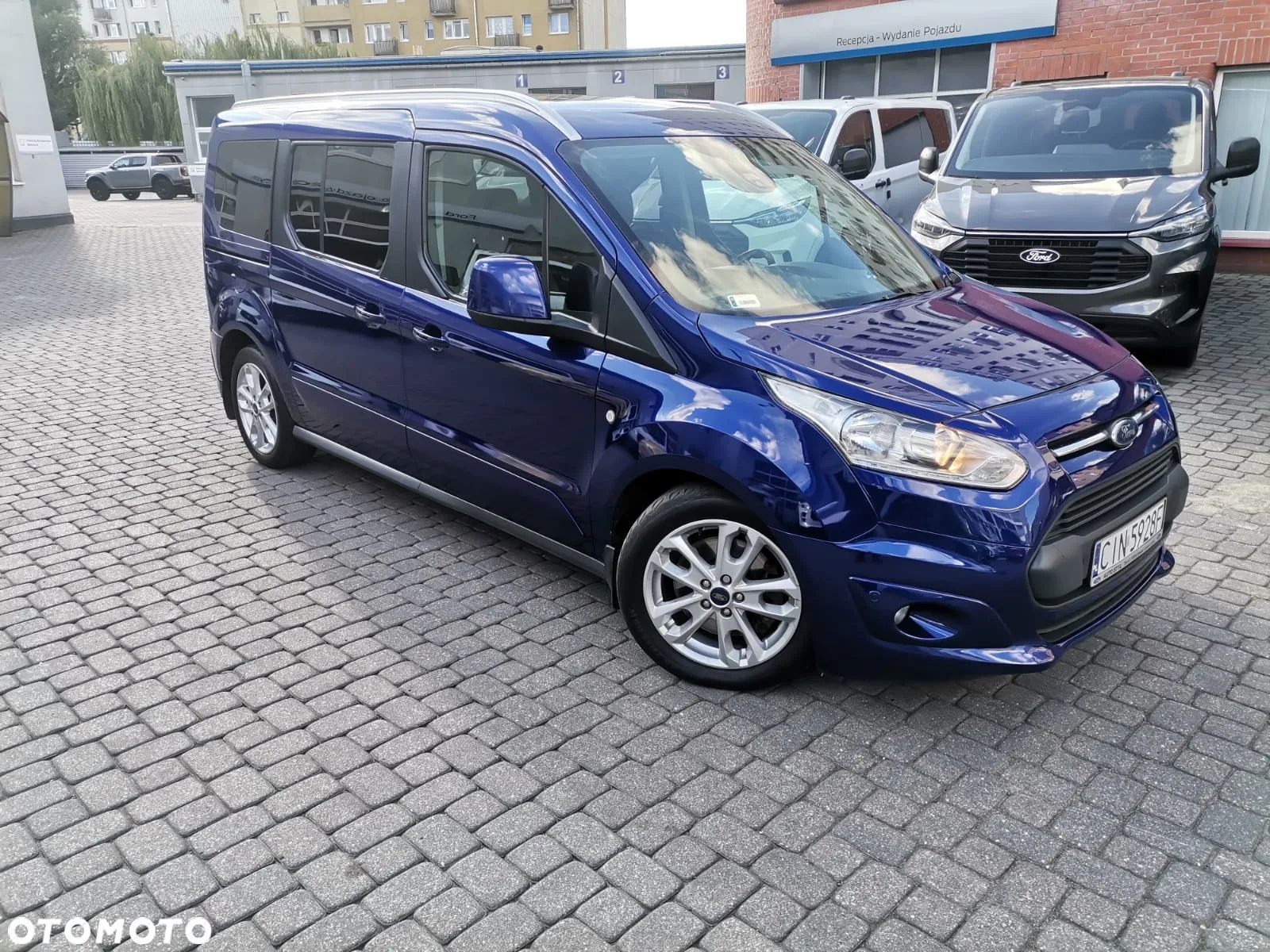 Ford Tourneo Connect 1.5 TDCi Titanium - 1