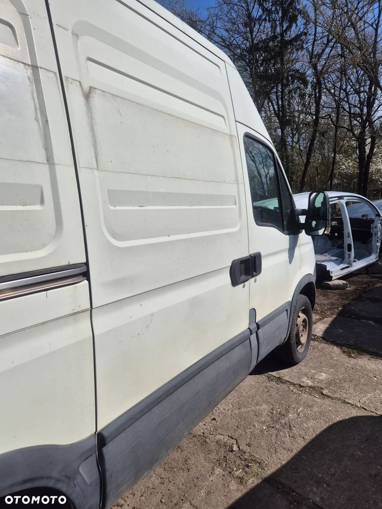 DRZWI PRAWE SUWANE KRÓTKIE L1 H2 IVECO DAILY III IV 99-13r. - 2