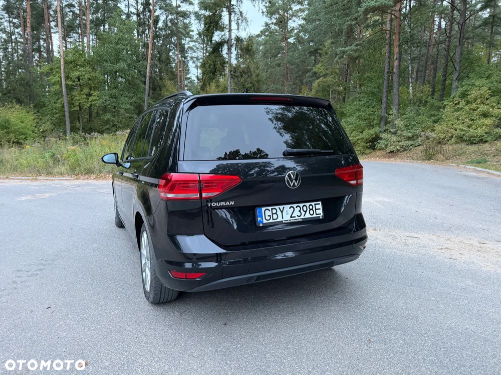 Volkswagen Touran - 3