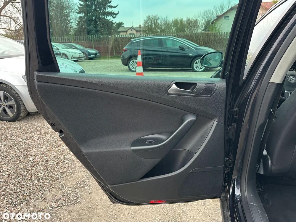 Volkswagen Passat 2.0 TDI DPF Comfortline - 19