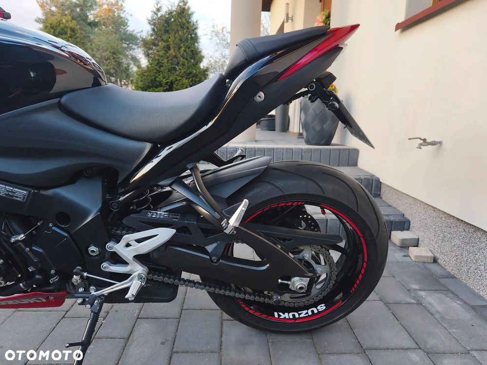 Suzuki GSX 1000 - 17