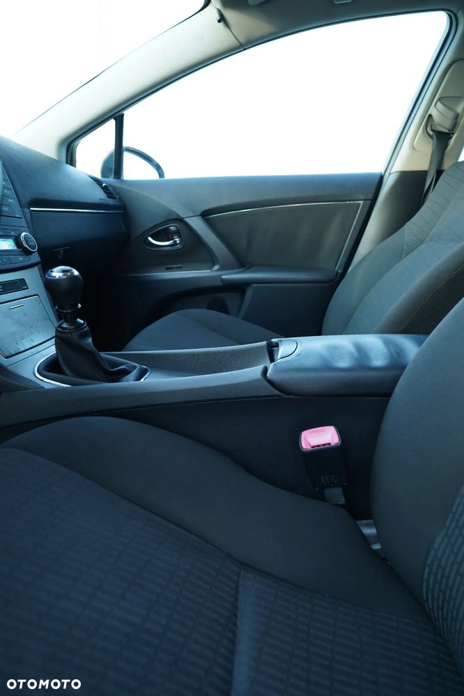 Toyota Avensis 2.0 D-4D Luna - 33