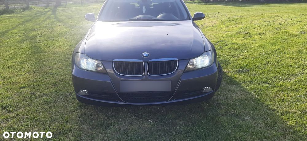 BMW Seria 3 320i - 5