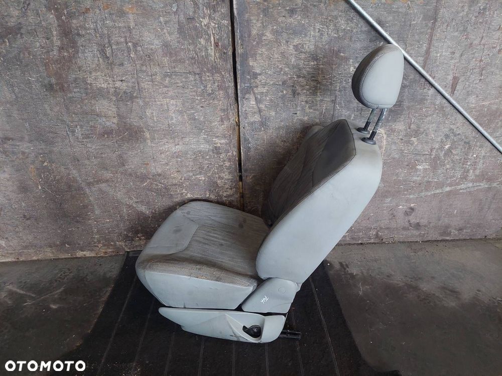 FOTEL LEWY PRZÓD KIEROWCY PODSTAWA PODŁOKIETNIK PRIMASTAR I TRAFIC VIVARO - 6