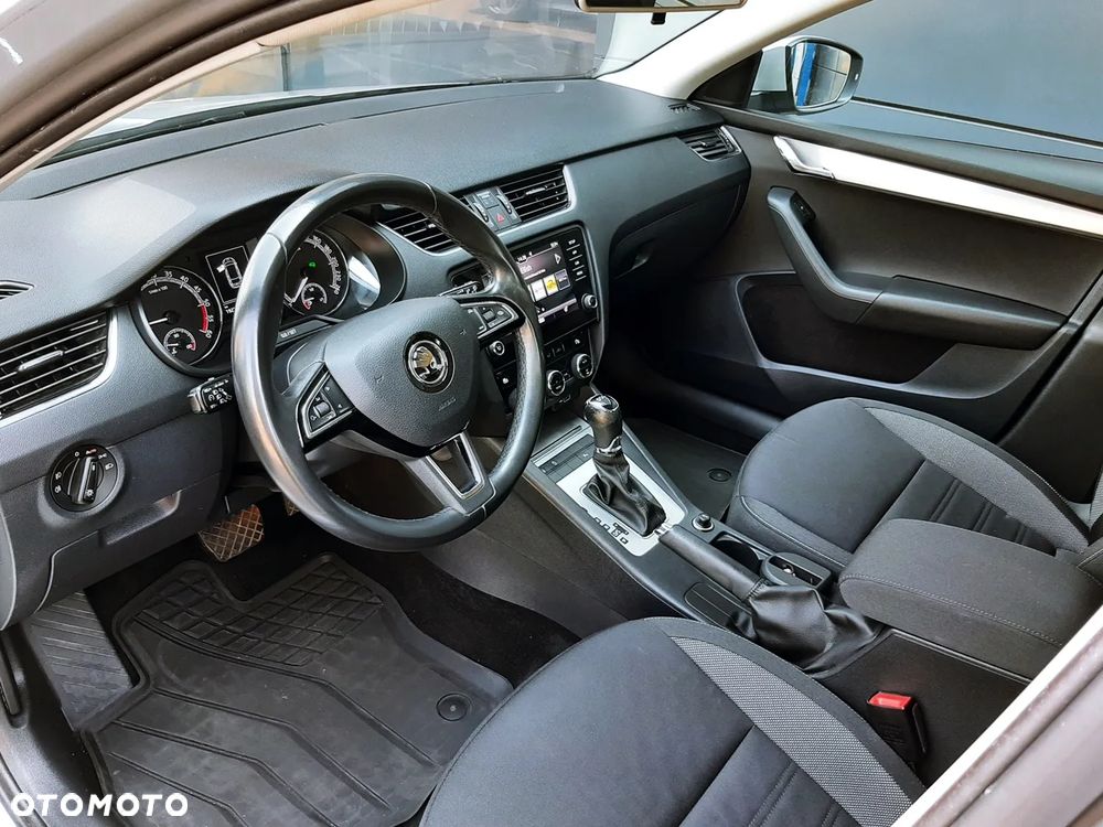 Skoda Octavia 2.0 TDI Ambition DSG - 19