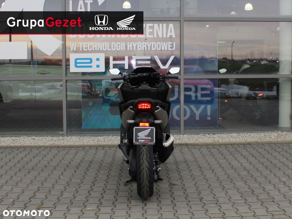 Honda NSS - 6