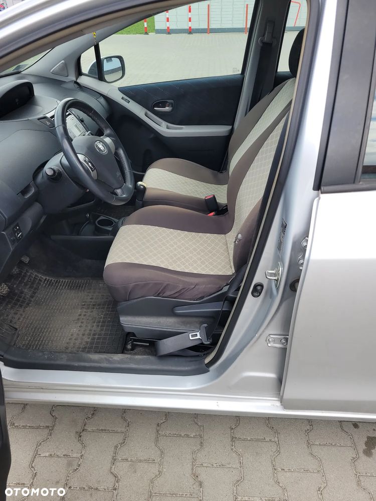 Toyota Yaris - 5