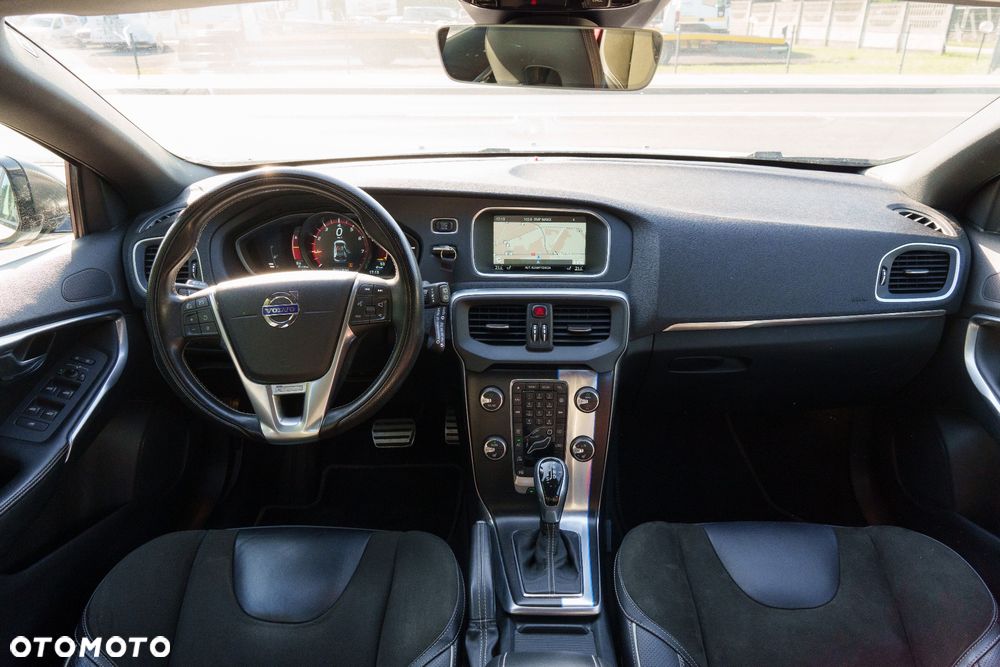 Volvo V40 T5 Geartronic RDesign - 24