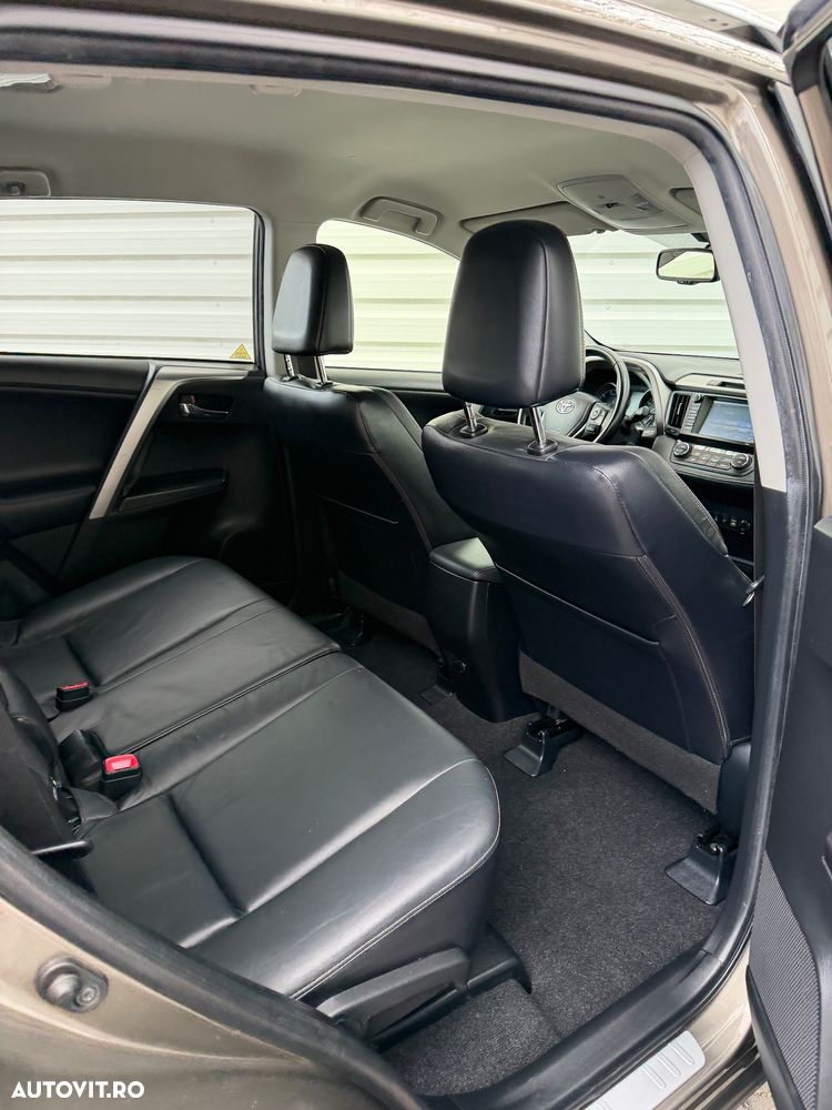 Toyota RAV4 2.0 D-4D 4x2 Start-Stop Edition - 16