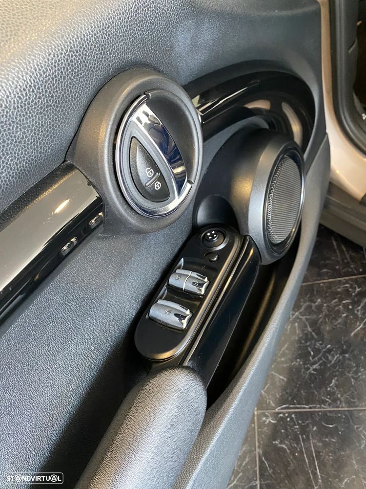 MINI Cabrio Cooper Auto - 25