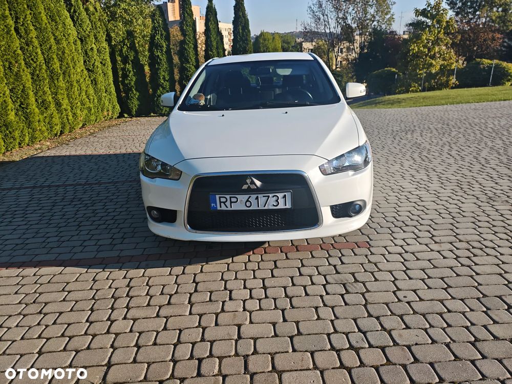 Mitsubishi Lancer 1.6 Invite - 2