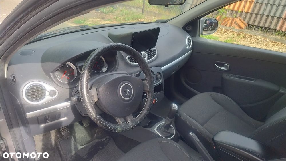 Renault Clio 1.5 dCi Alize - 12
