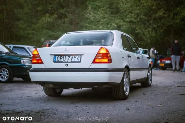 Mercedes-Benz Klasa C 180 Classic - 2