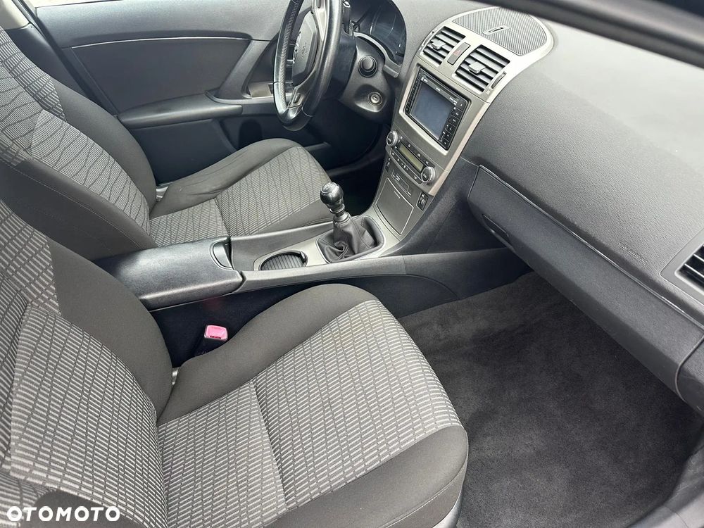 Toyota Avensis Touring Sports 1.8 Comfort - 11