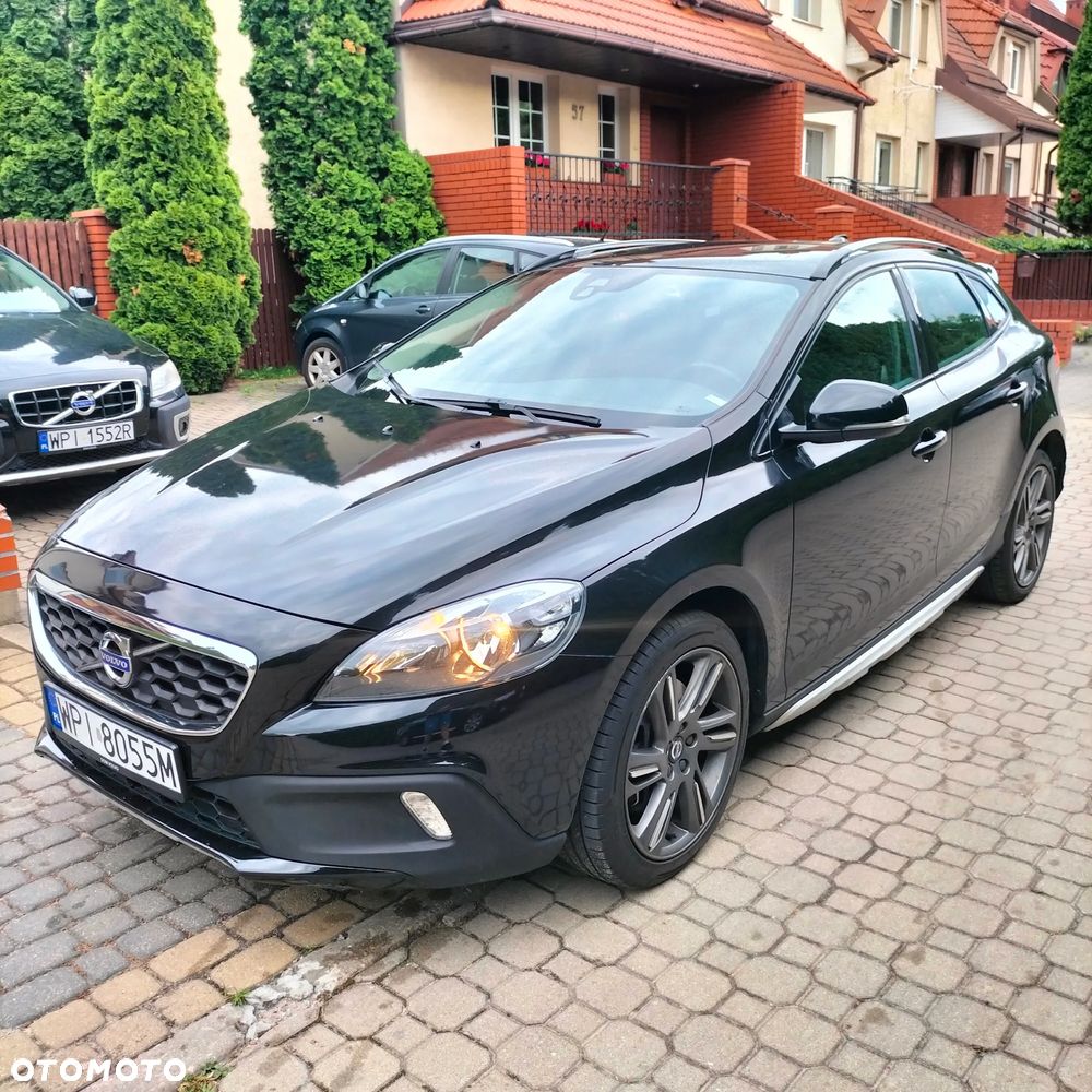 Volvo V40 Cross Country D3 Momentum - 1