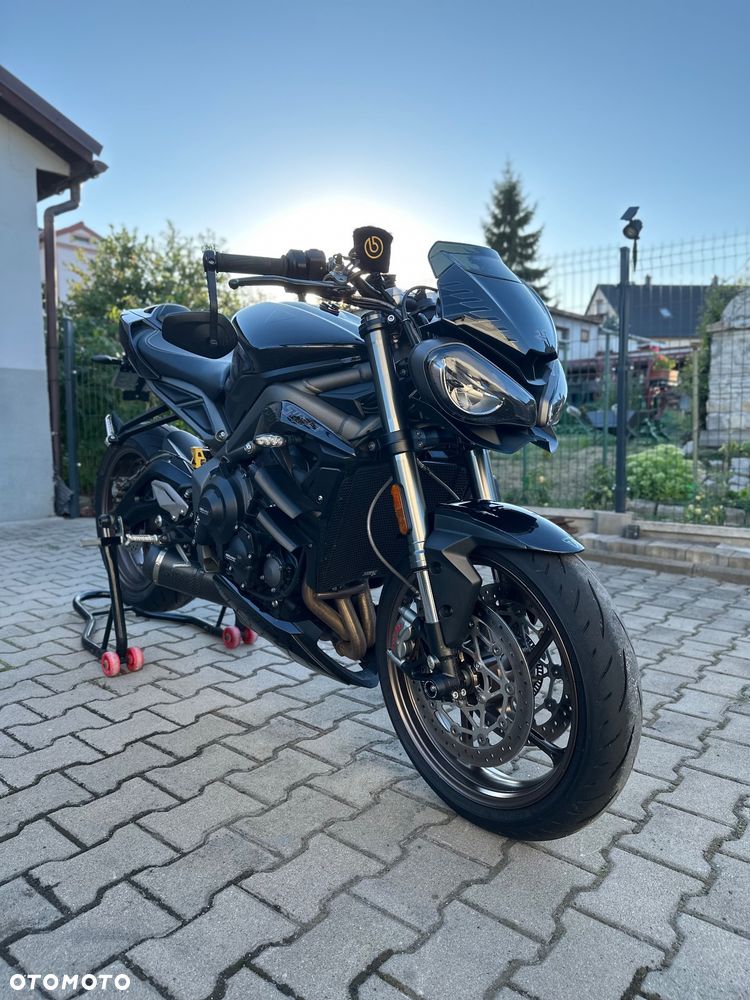 Triumph Street Triple - 13