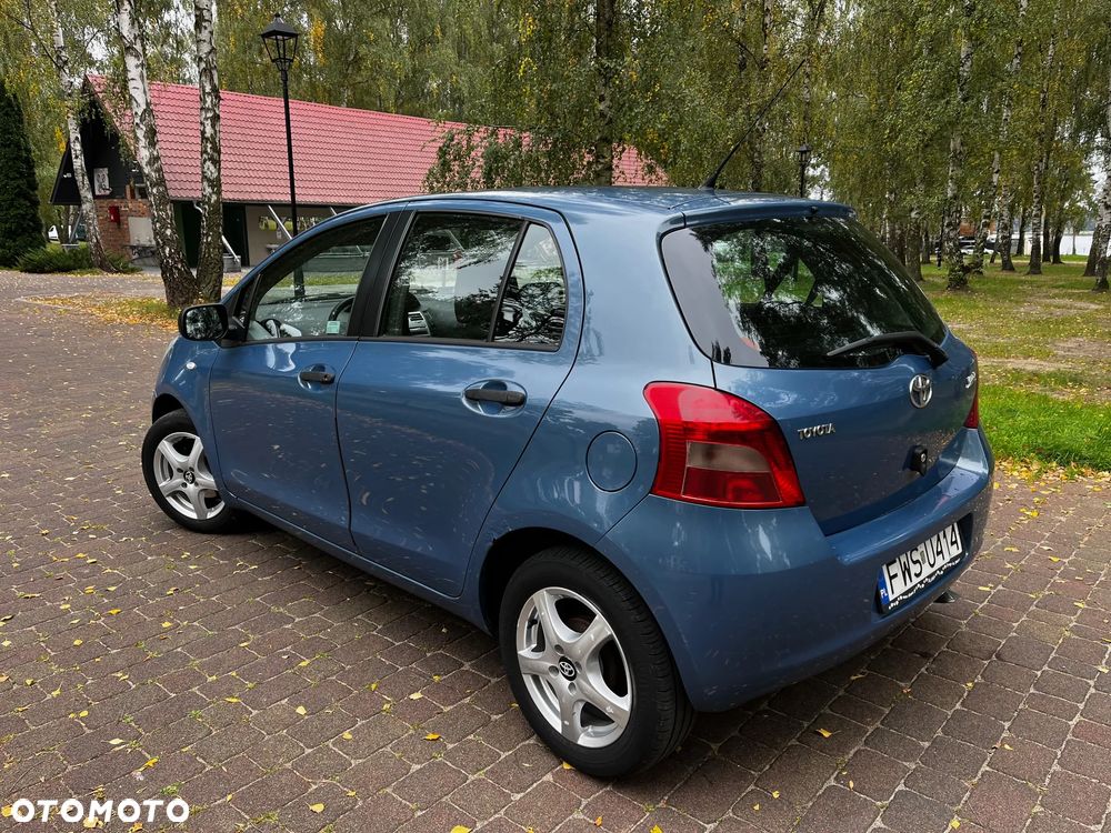 Toyota Yaris - 4