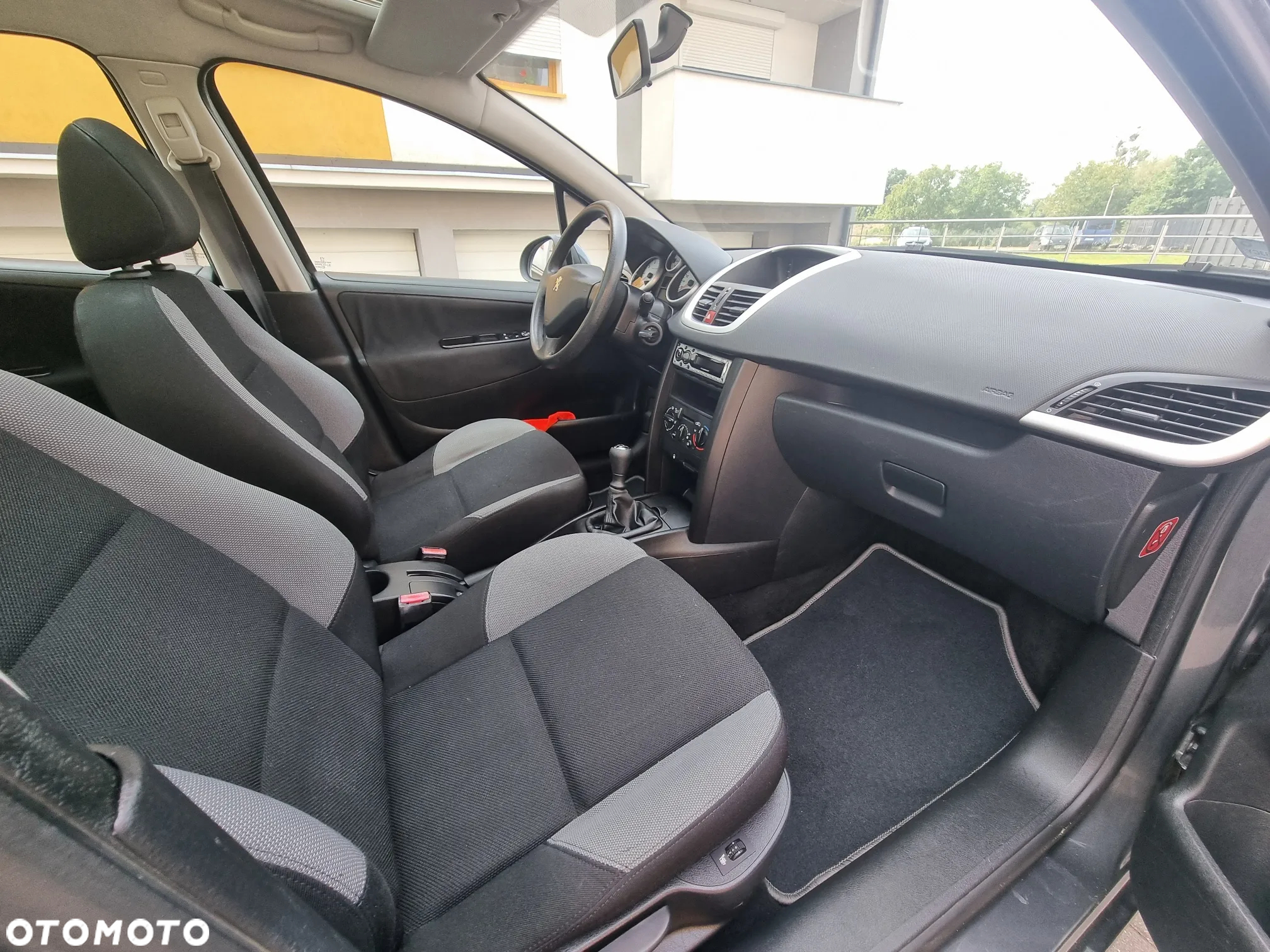 Peugeot 207 1.4 16V Trendy - 19